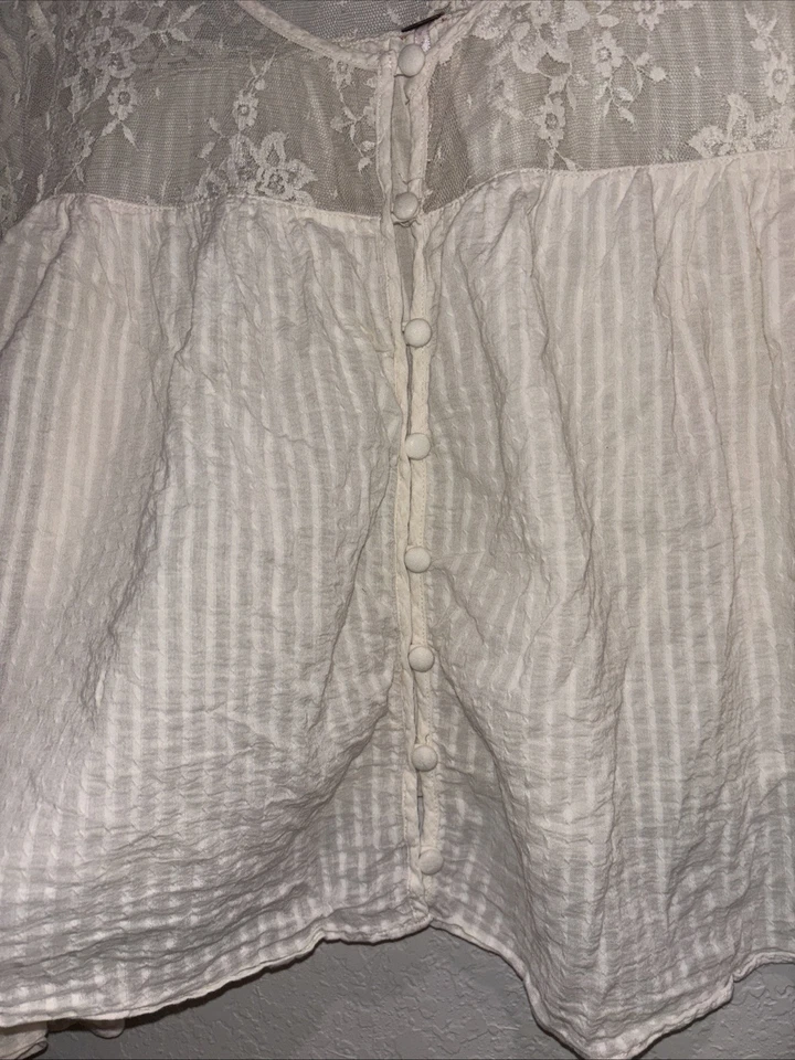 free people laced neckline shoulder cropped button front blouse top M Cotton - Image 3 of 4