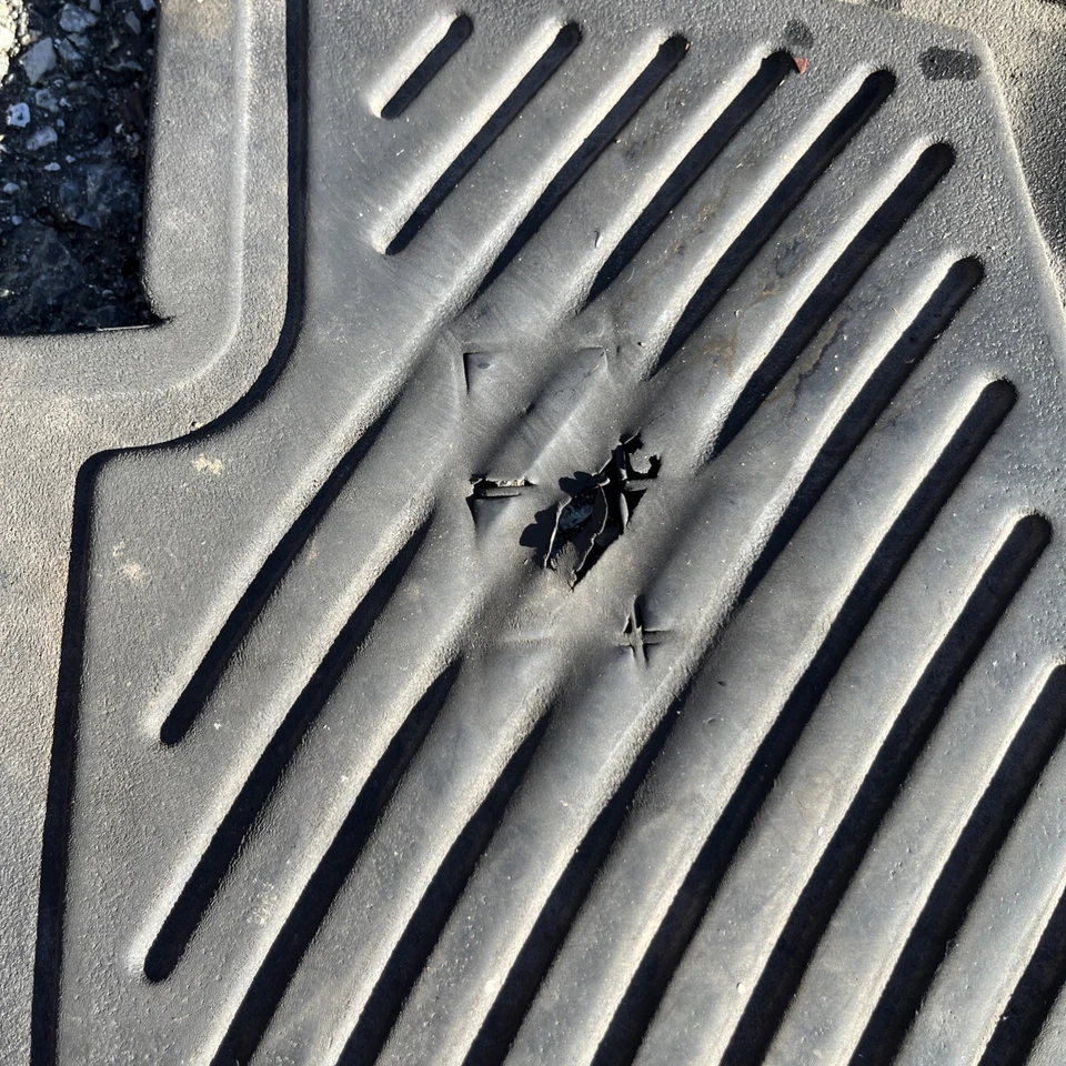 2011-2018 Volkswagen Jetta Floor Mats Monster Mats Rubber OEM READ - Image 3 of 4