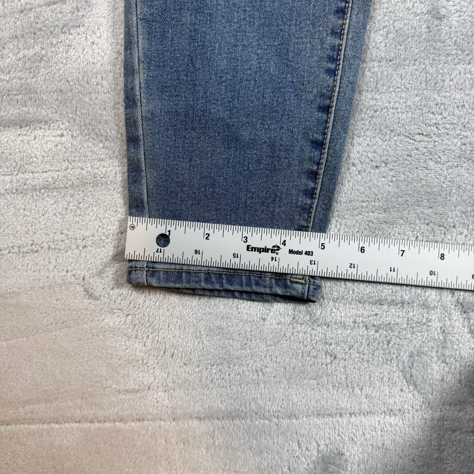 True Religion Jennie Curvy Crystal SN Mid Rise Super Skinny 30 Light Wash thumbnail 10