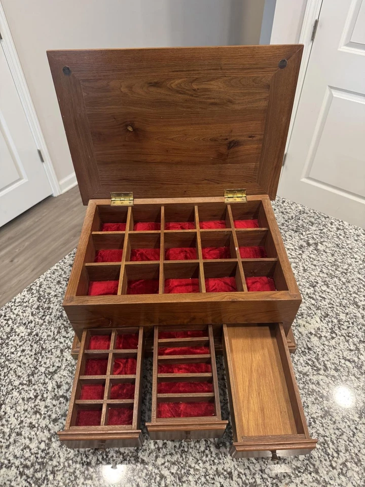 Vintage Inlaid Marquetry Parquet Trinket Dresser Wood Box Jewelry Chest Inlay - Image 2 of 4