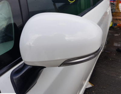 Pair Of Wing Door Mirror Indicator Lamps For Toyota Prius V ZVW40 2012-2015 – Left & Right Side