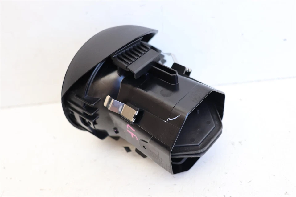 Mercedes Benz A35 AMG W177 2020 Dash Air Vent Outer LHS A17783081009051 J218 - Image 3 of 3