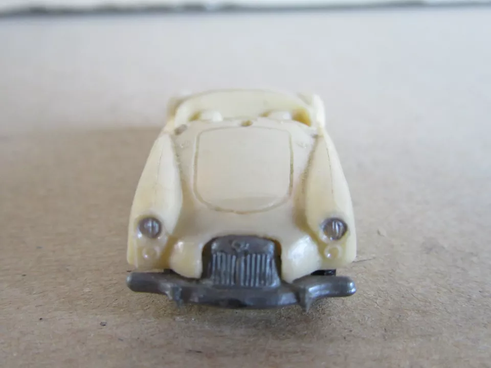 Giocattolo In Plastica Eko 2101 Spagna MG 1600 Beige 1:86 - Immagine 3 di 4