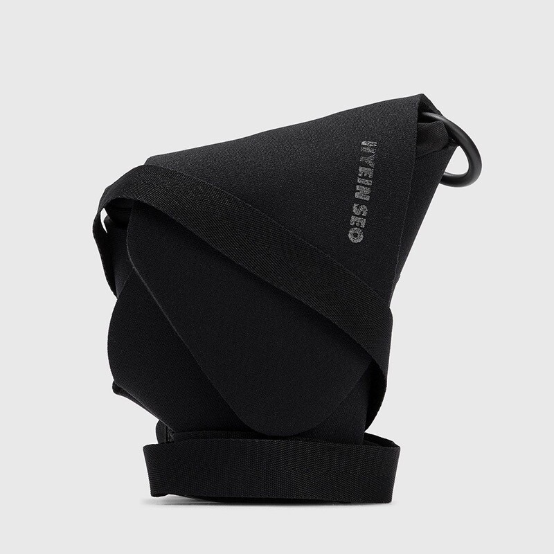 HYEIN SEO メッセンジャーバッグ チャーム付き Bag HYEIN SEO New Tech-wear Messenger Bag Bumbag Key Case