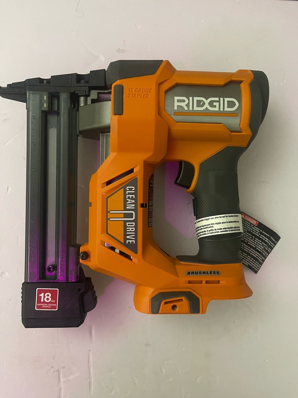 RIDGID 18V Brushless Cordless 18Gauge Narrow Crown Stapler R09850 Tool