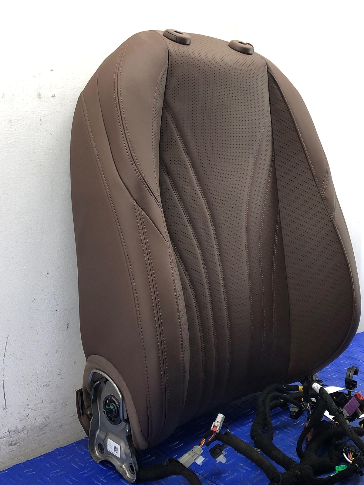 2023 MASERATI GRECALE FRONT RIGHT UPPER SEAT CUSHION BROWN LEATHER NO BAG