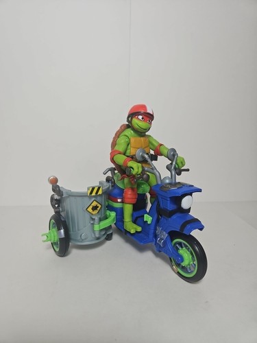 Teenage Mutant Ninja Turtles: Mutant Mayhem Battle Cycle with Raphael Playmates