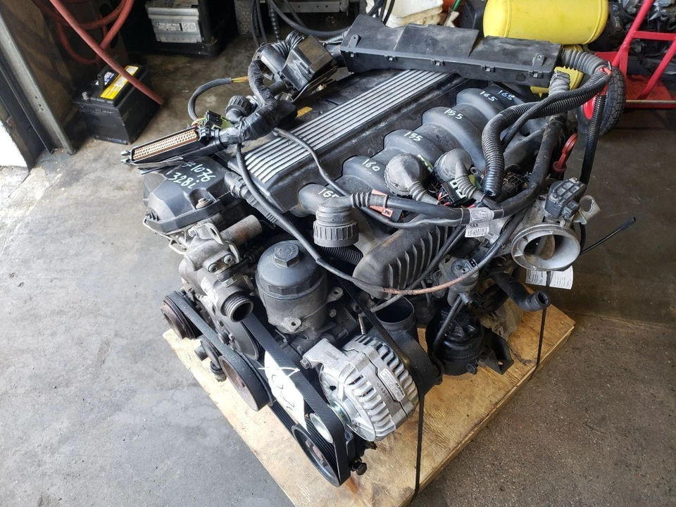 Motor M52B28 - BMW 328I E36 1999 convertible manual 2,8 L - 96-99 OEM Foto 2 de 4