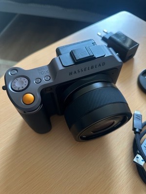 HASSELBLAD X1D II 50C + XCD 45P + Zweifach-Lader + 2 Akku + OVP