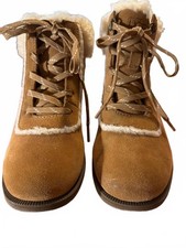 UGG Bodie Brown Suede Shearling-Lined Lace-Up Boots. Size 8 US