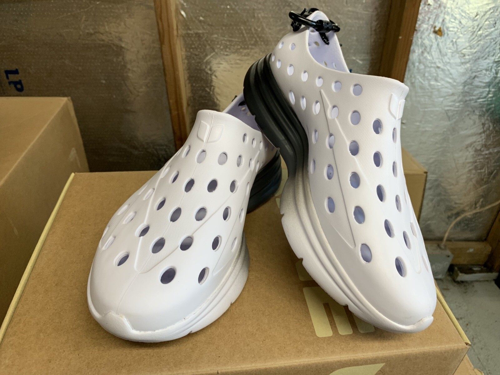 *Rare* Kane Footwear Recovery Comfy Shoe Whiteout Fade Men's size 10 Women's 12