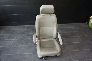 VW T5 Fahrersitz Komfortsitz Links Vorne grau Kunstleder Pilotensitz T6