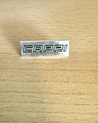 Anstecknadel PIN Capri Automarke silber 3 x 1cm Retro Vintage