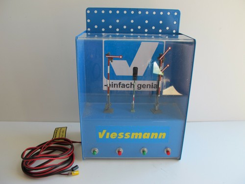 Viessmann 8813, HO, distribuidor especializado pantalla de presentación, dispositivo de demostración "SEÑALES" | Zustand: Gebraucht