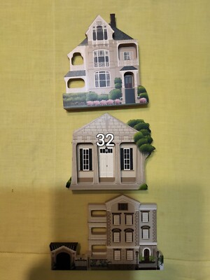 VINTAGE SHEILA COLLECTIBLES: LOT OF 3 HOUSES;  CHARLESTON AND PAWLELY ISLAND