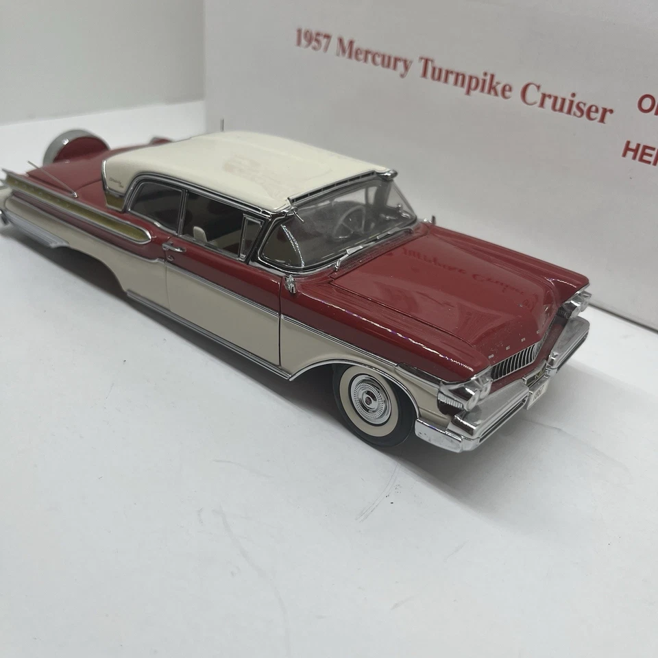 Danbury Mint 1:24 1957 Mercury Turnpike Cruiser Red/White in box DAMAGED READ - Image 2 of 4