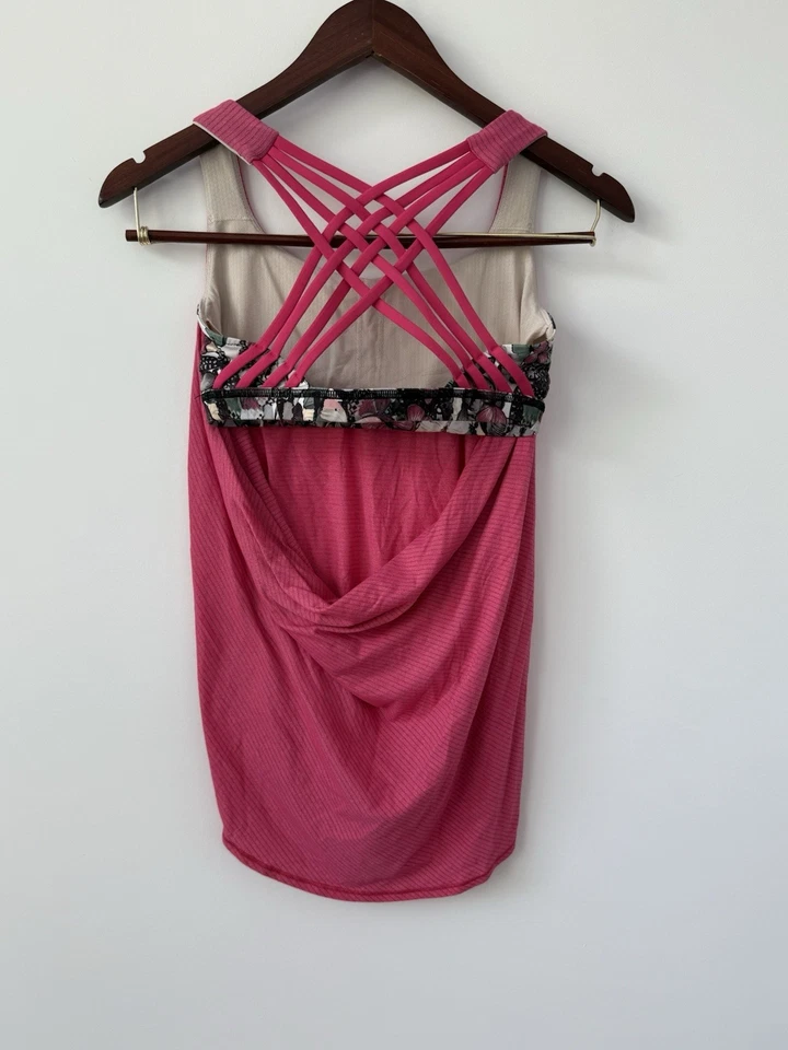 Regata Lululemon Free 2 Be Wild em Bon rosa borboleta asa de anjo tamanho 6 - Imagem 4 de 4