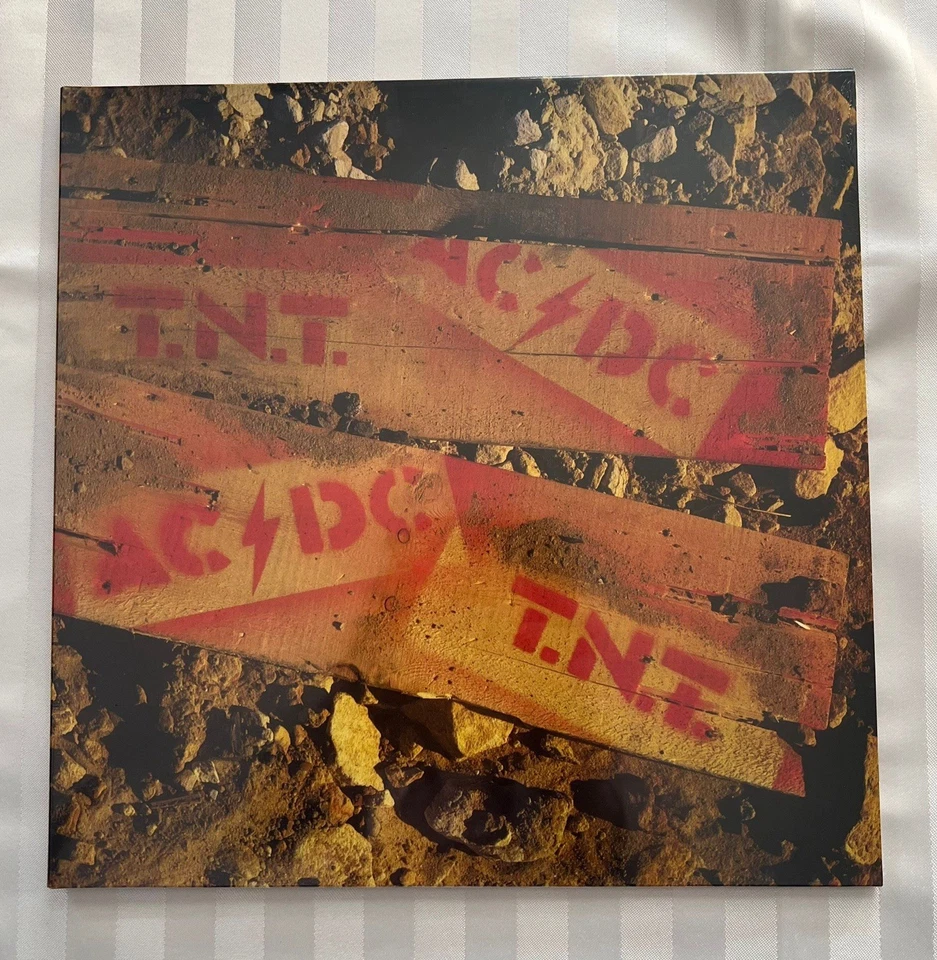 AC/DC High Voltage + T.N.T Vinyl Record Bundle - Official Pop Up Store  PWR/UP - Bild 4 von 4