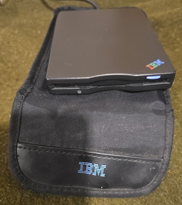 IBM USB Portable Diskette Drive Floppy Disk Drive N533 with carry case