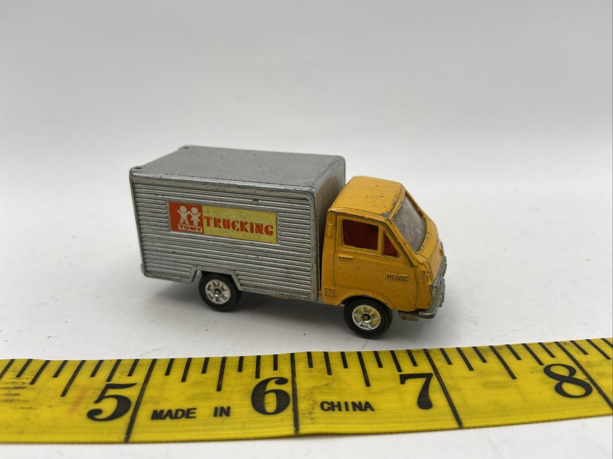 Tomica No.24 Toyota HIACE Tomy Trucking S=1/68 Vintage Japan