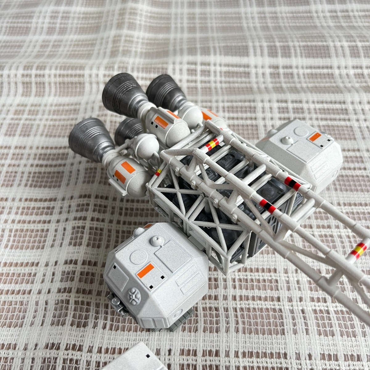 SPACE: 1999 Freighter Eagle 1/72スケール Amazon.com: MPC 14