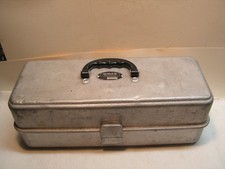 Vintage UMCO Model 173-S Aluminum Triple Tier Tackle Box 27 Lure Compartments.