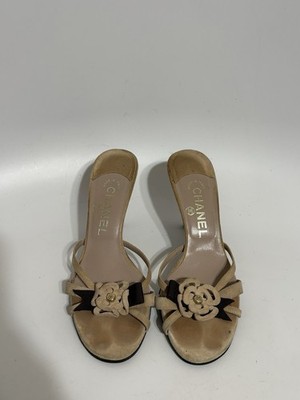 Vtg Chanel Brown Suede Camellia Flower Sandal Heels 37