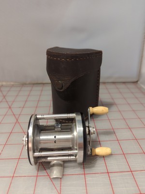 Vintage Bronson J.A. Coxe Coronet 25. Fishing Reel w/ Leather Case
