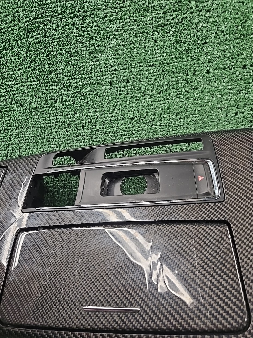 MASERATI GHIBLI S CENTER CONSOLE CARBON SET FIBER TRIM 2014-2017 670011129