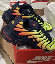 Nike Air Max Plus/Tuned 1 Herren Sneaker EU 4...