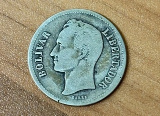 1924 VENEZUELAN 2 BOLIVARES SILVER COIN; 9.6 GRAMS 835 SILVER