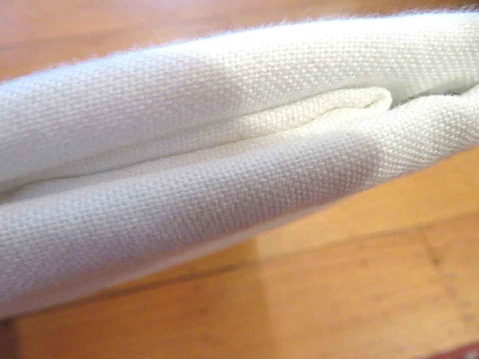 New Crate & Barrel White Cotton Tablecloth Nappe Mantel 100 x 144 Made Portugal - Image 3 of 4