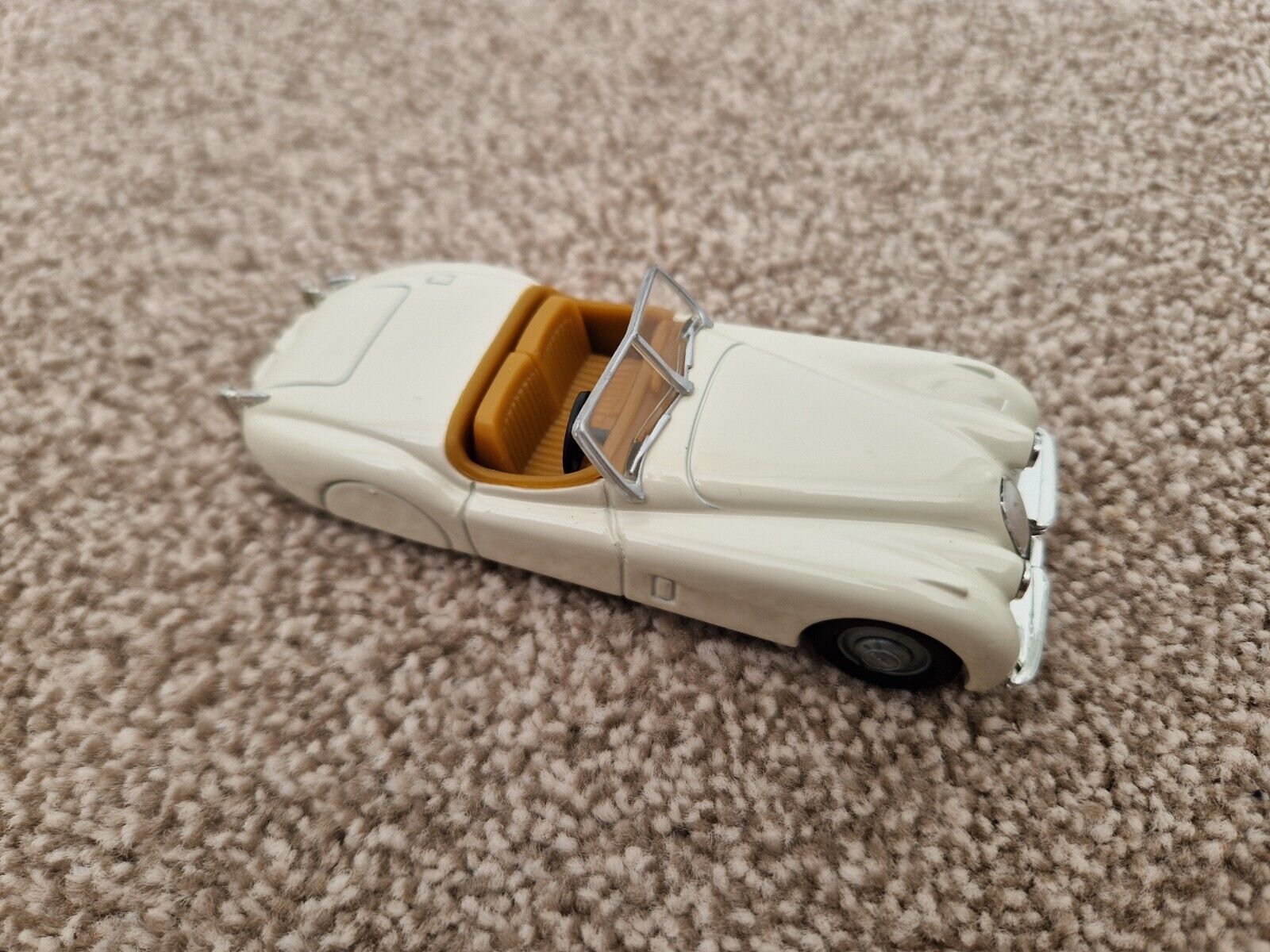 Picture 2 of 4