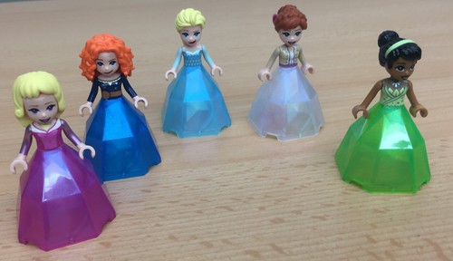 LEGO®-Minifigure Diamante Abito da ballo DISNEY PRINCESSES - Anna Tiana Elsa - Foto 4 di 39