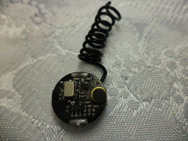 SET- Mini Spy Audio UHF Bug , MADE IN ISRAEL , Up To 300meter.  And UHF RECEIVER - Image 2 of 4