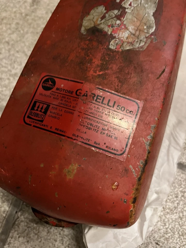 Serbatoio Garelli originale con dettagli da restaurare - Immagine 2 di 4