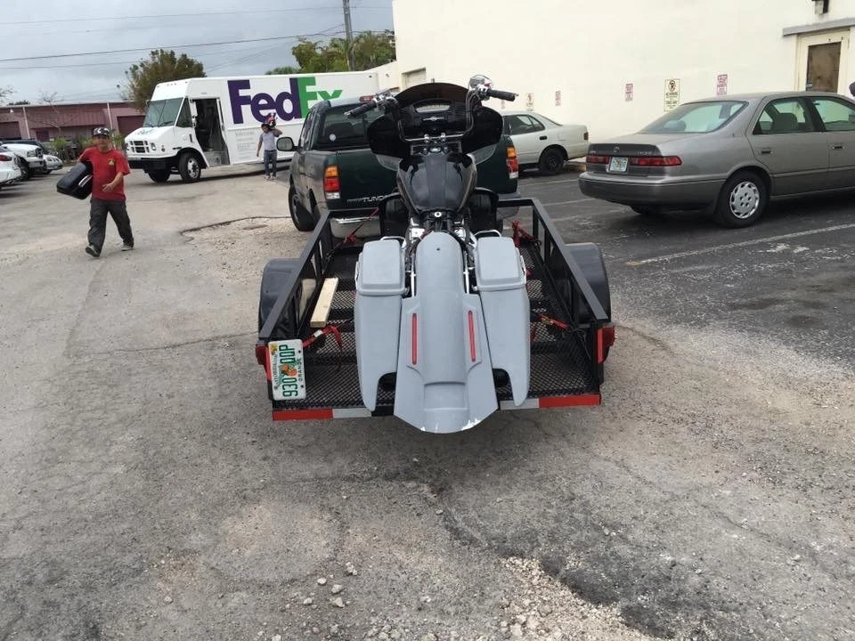 Alforjas extendidas estiradas Yamaha Royal Star Venture 5′′ guardabarros recortes dobles Foto 3 de 4