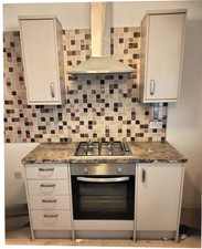 KITCHEN UNITS WITH WORKTOP AND DRAWERS IN GOOD CONDITION