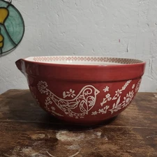 PIONEER WOMAN STONEWARE HUMMING BIRD Red MAZIE MIXING SPOUT BATTER BOWL 9.5"
