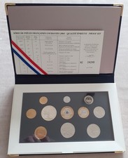 COFFRET SERIE BELLE EPREUVE 2001 .