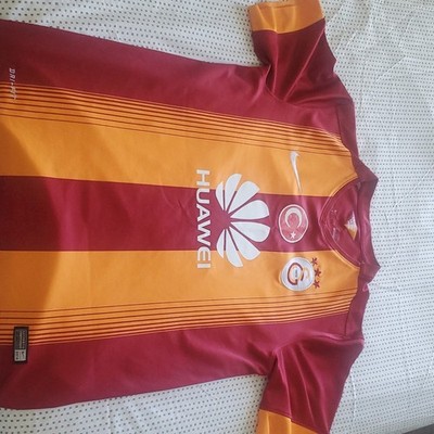 Nike Galatasaray Wesley Sneijder 10 Red Yellow Soccer Jersey Shirt