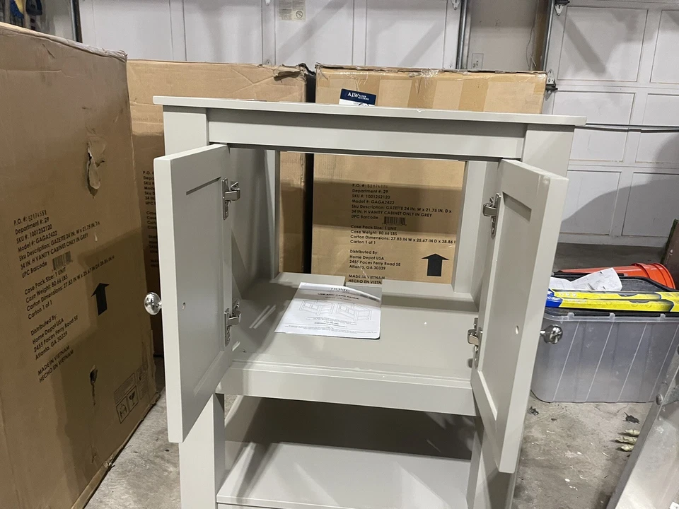 Tocador de baño Foremost Gazette de 24 pulgadas Foto 2 de 4