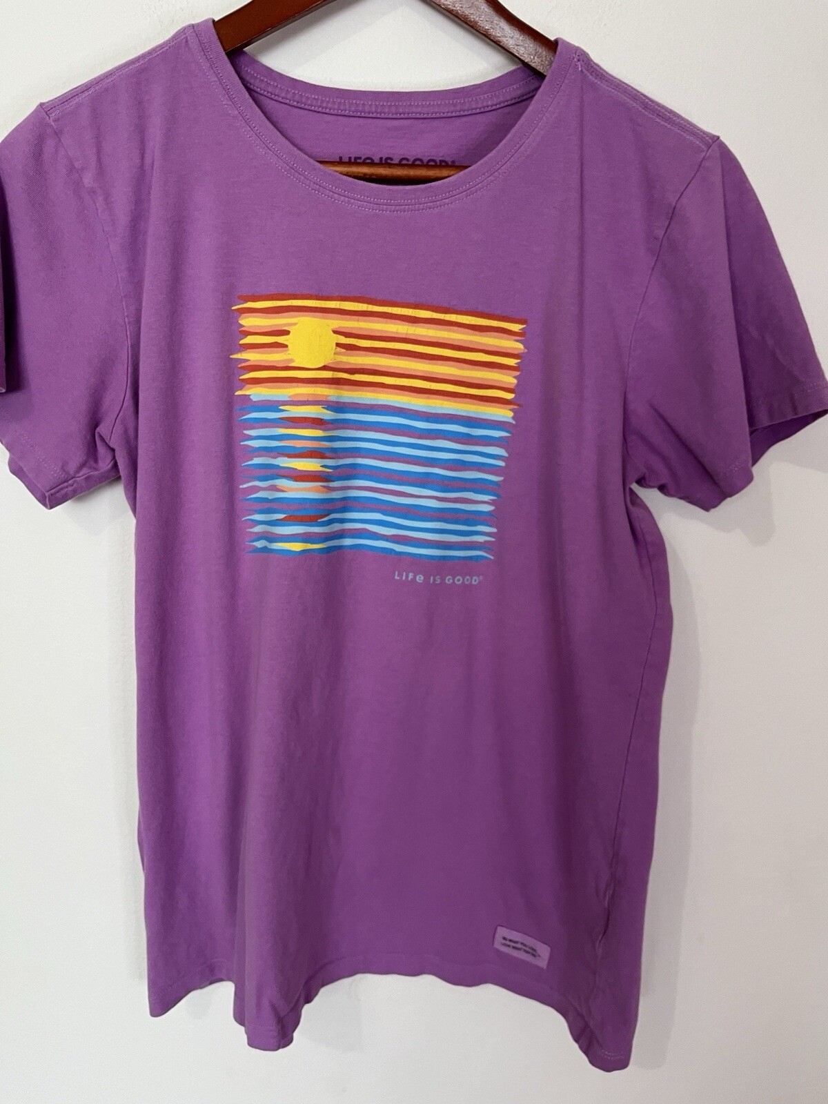 Life Is Good Crusher Tee Purple Short Sleeve Sunrise Women’s Medium Cotton Shirt