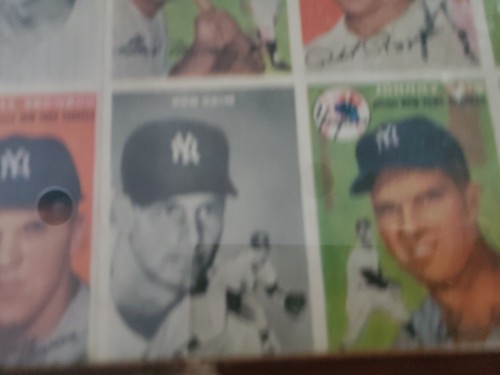 1954 TOPPS BASEBALL UNCUT SHEET FRAMED- YANKEES MANTLE, BERRA, FORD, & MORE - Picture 4 of 12