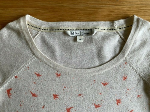 Ivory coloured soft long-sleeved top with red swallow design (Fat Face; Size 6) - Picture 2 of 4