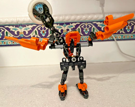 Lego Technic Throwbot set #8521(Flare) and 8522(Spark) Nearly Complete