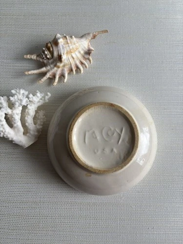 McCoy Pottery Stoneware/Ceramic/Porcelain 6"  Bowl USA Beige