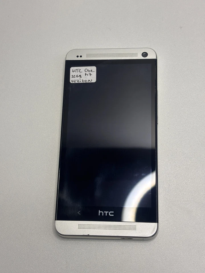 HTC  One M7 AT&T/Verizon/Sprint Unlocked Smartphone - Image 3 of 4