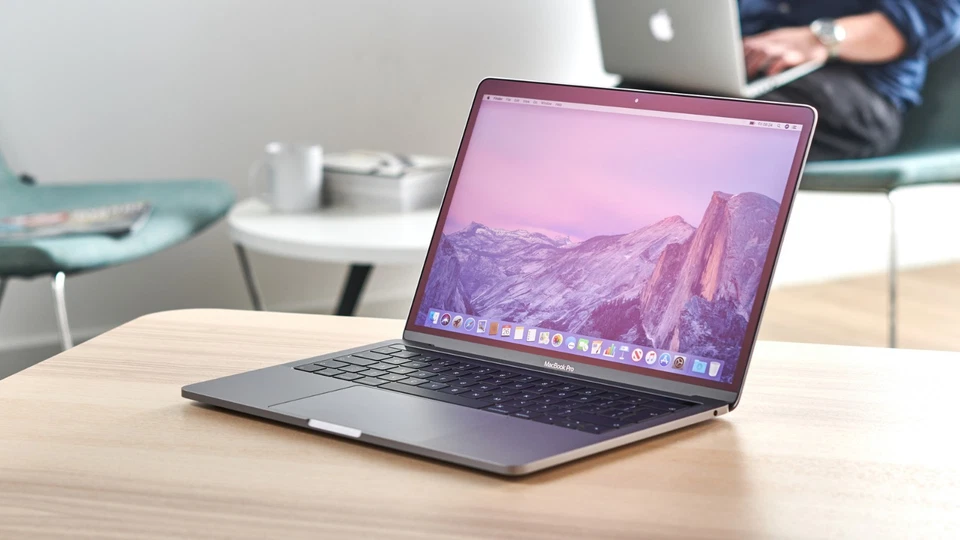 Apple MacBook Pro 13" 2019 · i5 · 8GB · 250GB, photo 1 of 5
