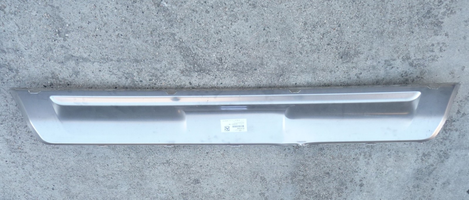 2025 Rolls-Royce Cullinan RR31 Rear Bumper Trim Panel Skid Plate 5A55817-04 OE